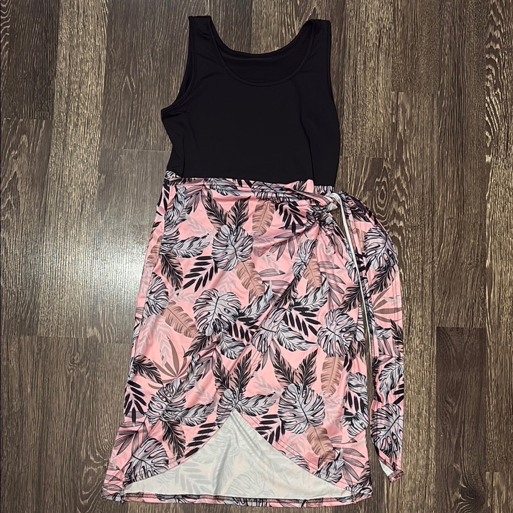 Woman’s black and pink Hawaiian designed wrap dress Size large